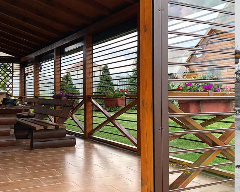 brązowa rolety zewnętrzne natynkowe